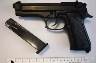 Porto San Giorgio - Pistola scacciacani senza tappo nel portaoggetti, denunciato proprietario dell’auto